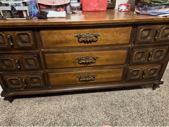 Solid wood dresser set
