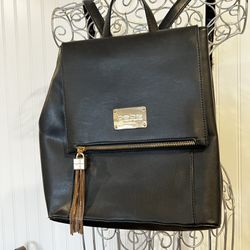 Bebe backpack black   Good condition  -gray -all zippers are functioning