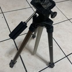 Stitz adjustable camera tripod