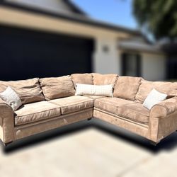 L SHAPED SECTIONAL COUCH !!! 🚚 FREE DELIVERY!!! 🚚