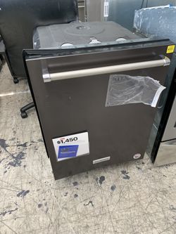 Kitchen aid dishwasher in black stainless new 2020