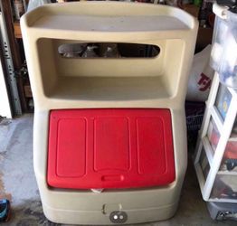 Step2 Lift and Hide Bookcase Storage Chest