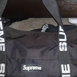 Supreme, brand travel bag