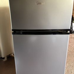 Mini Fridge for Sale – Great Condition 