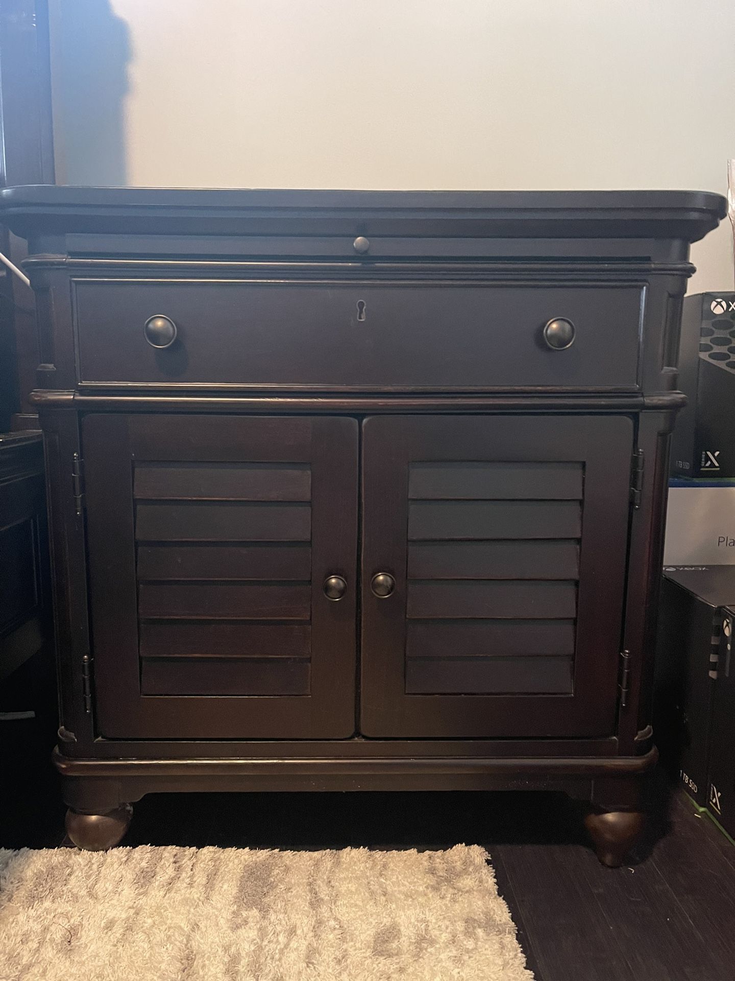 paula deen tobacco furniture Universal Furniture Paula Deen Home Tobacco King Steel Magnolia Bedroom Set  for Sale in Fort Lauderdale, FL
