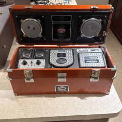 SPIRIT OF ST. LOUIS FIELD RADIO AM-FM CD CASSETTE PLAYER BOOM BOX 