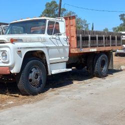 Ford. 2500. Flat Bed.   Dually  Rear End