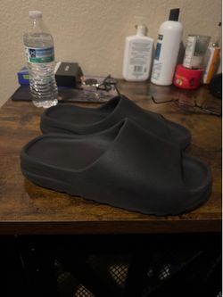 used yeezy slides