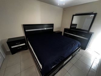 King Bed Set With Dresser