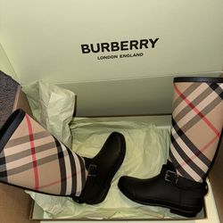 Burberry Women Boots