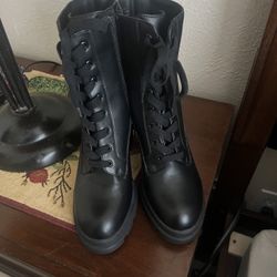 New Boots 👢 Size 7 (20$)