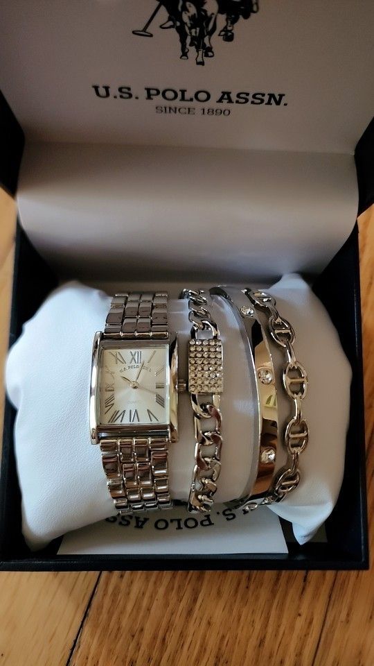 Women's Rose Gold-tone Bracelet Watch