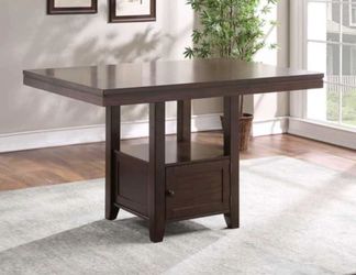 Yorktown Expresso Dining Table