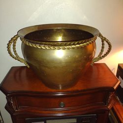 Large Brass Pot  (Planters Pot)