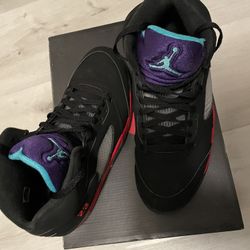 Retro Jordan’s Men Size 10.5