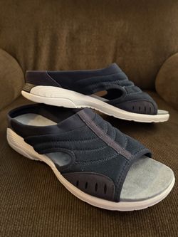 NEW Easy Spirit Slip On Sandals (Women’s 11)