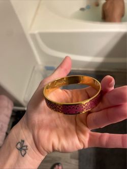 Vintage coach pendent