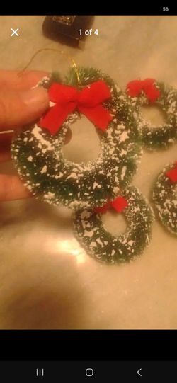Vintage. Mini Christmas wreaths