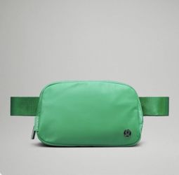 NWT Lululemon Everywhere Belt Bag 1L Bright Green Punch Color