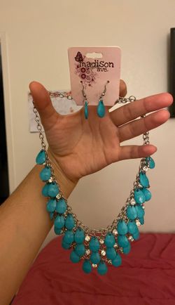 Turquoise necklace with matching earrings