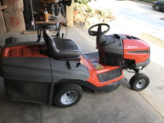 Husqvarna SRD17530 30 17.5HP Riding Mower for Sale in San Diego CA OfferUp