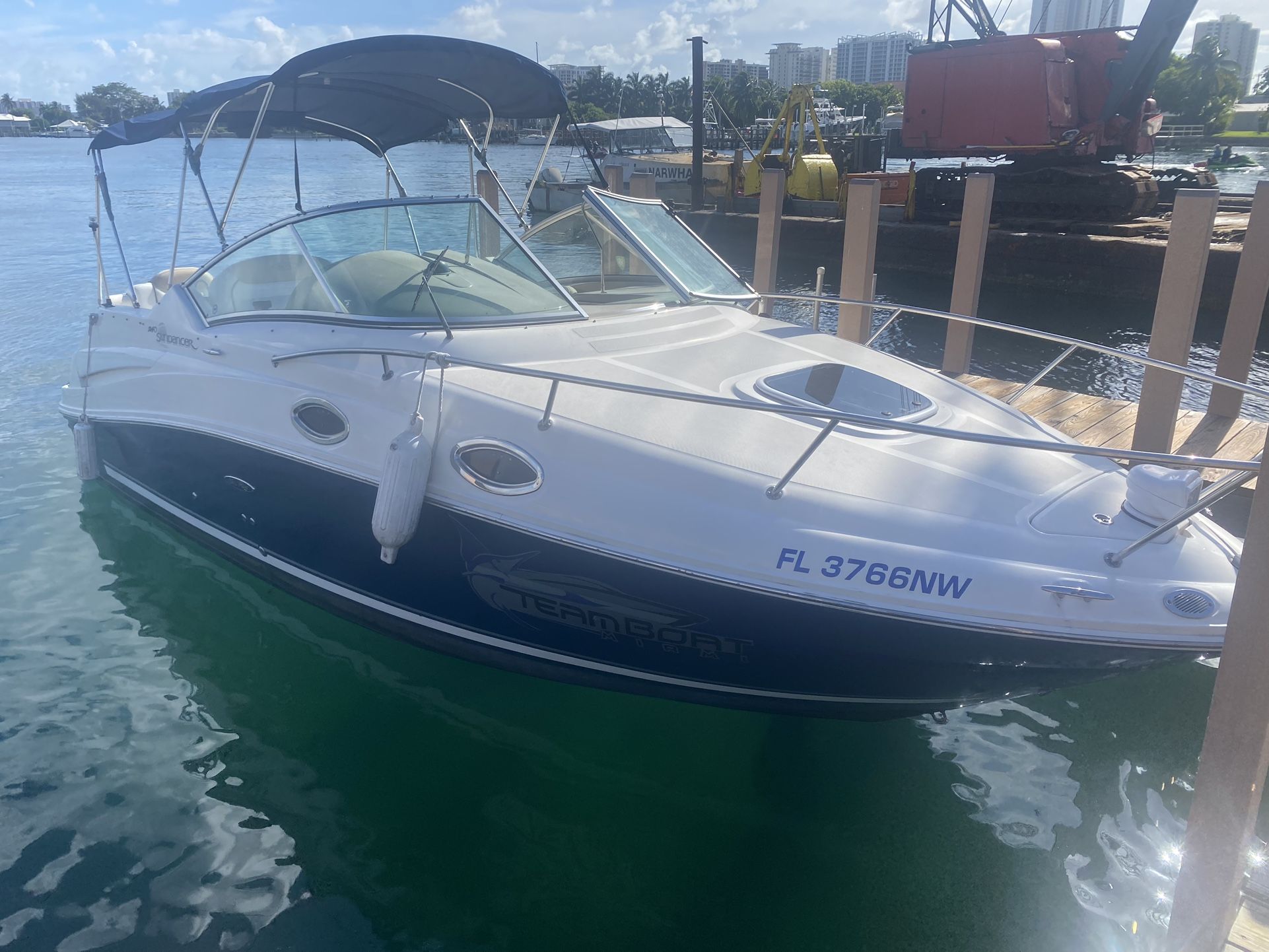 2008 SeaRay Sundancer 240