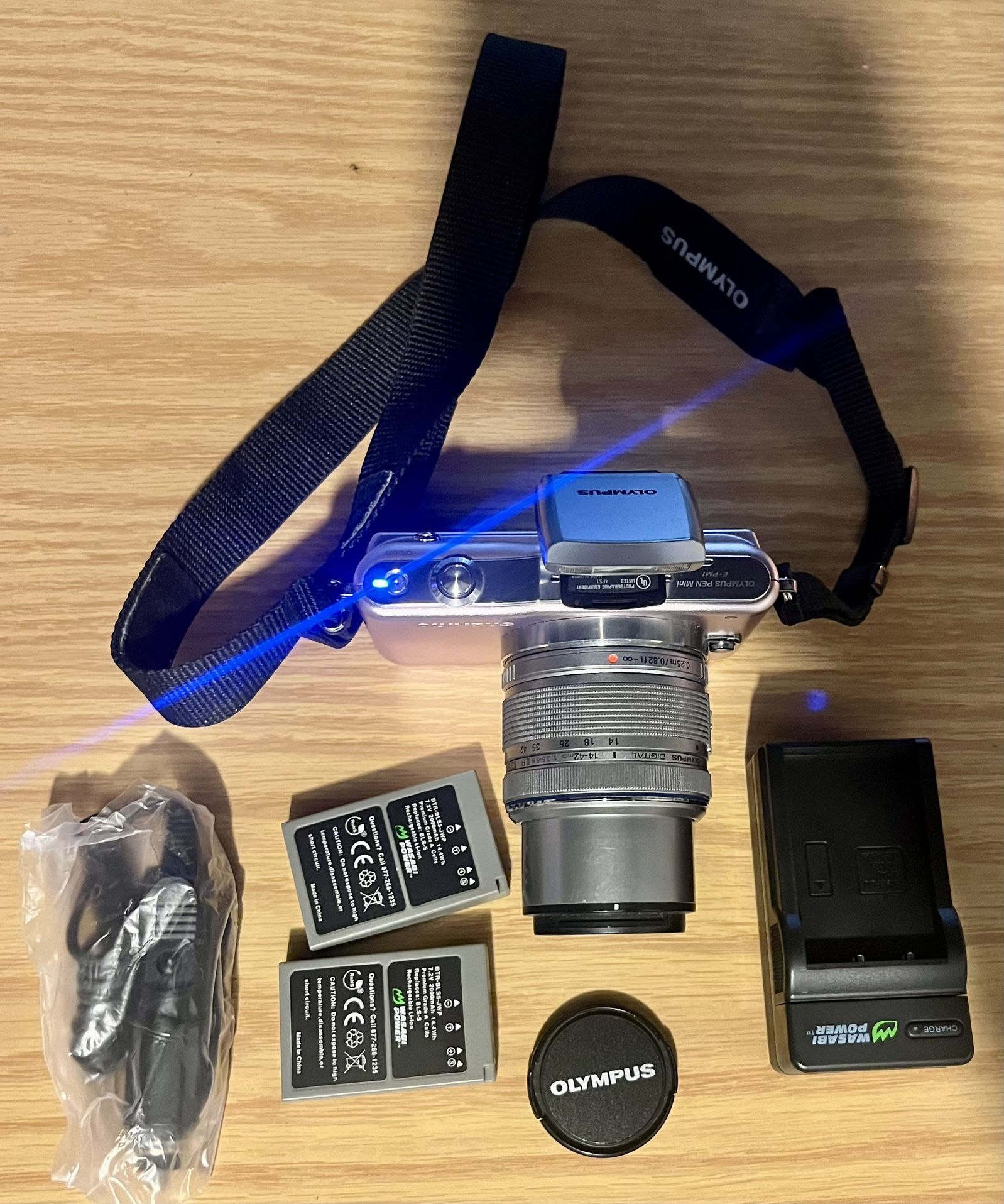 OLYMPUS PEN Mini E-PM1 Pink Body Digital Camera 12.3MP Japan And Lens