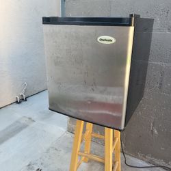 Chefmate  Mini Fridge 