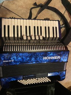 Accordion HOHNER BRAVO III 72 NO TRADES