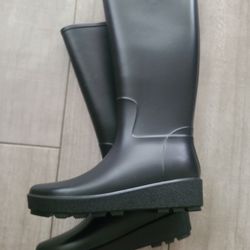 Just Fab Rainboots Rain Boots Black Brand New
Size 5.5