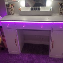 Makeup Van