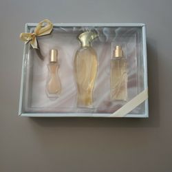 Plush Velvet Female Body Mist Kit