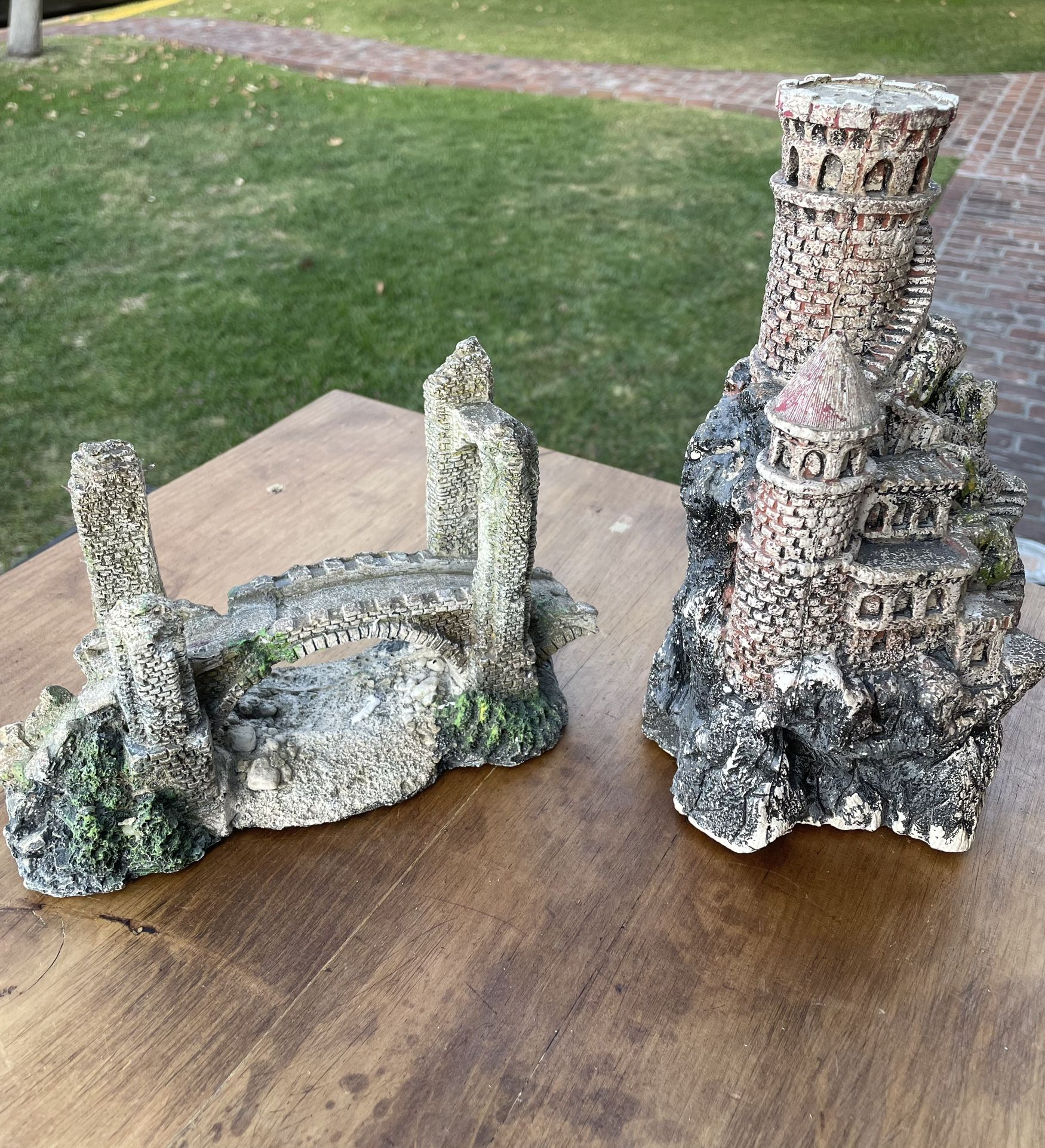 Castle and bridge aquarium decorations