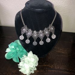NWT Necklace & Earrings Set