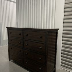 Wood 5pc Queen Bedroom Set (*selling as complete set)