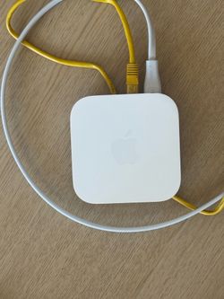 Apple Airport Express 2nd Gen model A 1392