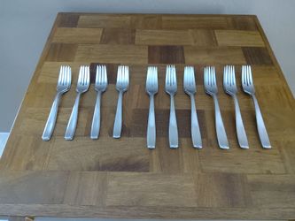 Hampton Signature 46 Piece Flatware/Silverware Set