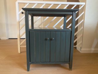Accent cabinet