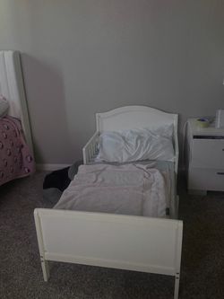 Toddler bed