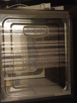Dehydrator