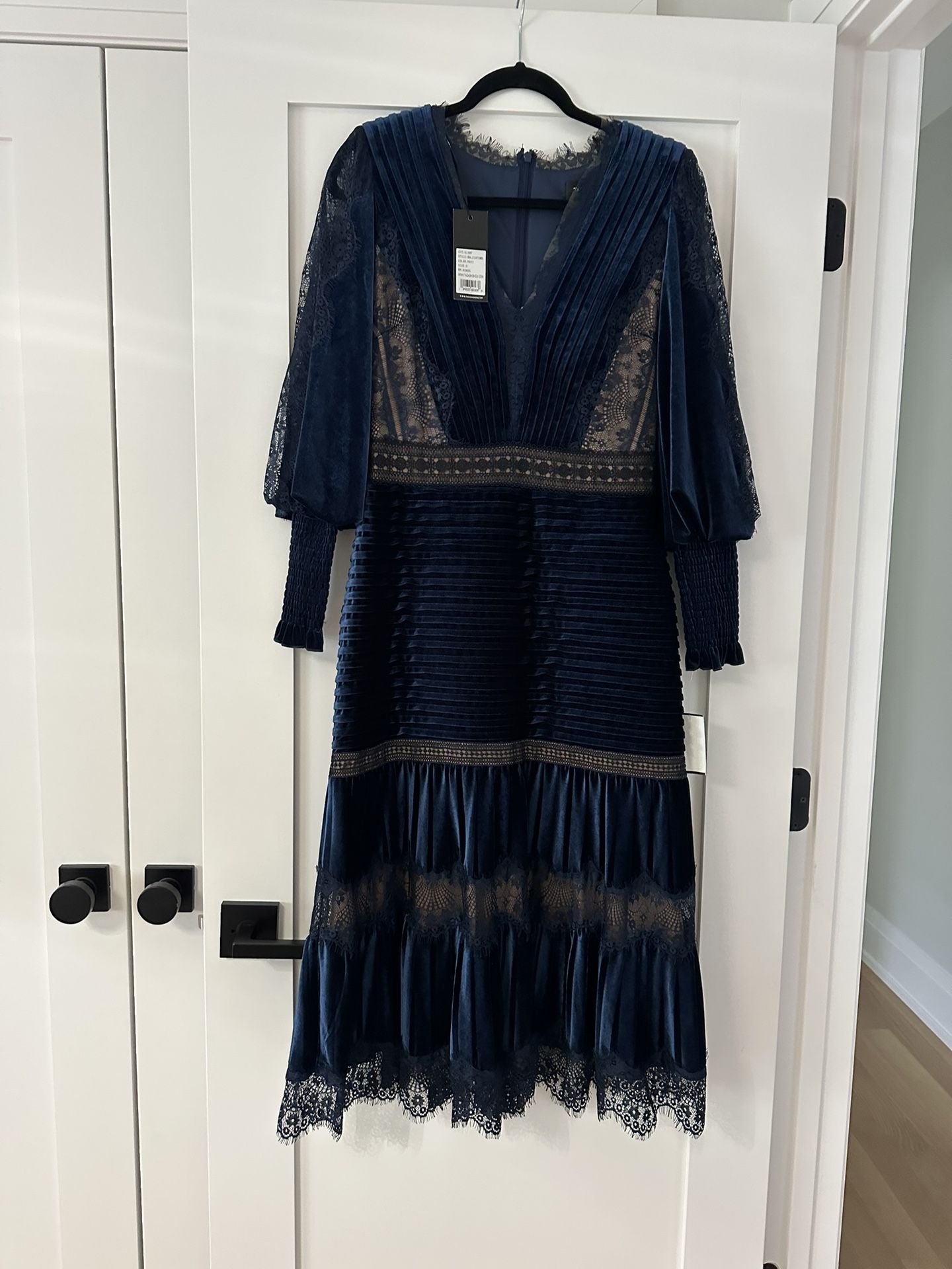 Tadashi Shoji Avalon Pleated Velvet Cocktail Midi Dress - Size 2