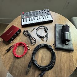 Akai MPK Mini Soundboard + Music Production Equipment