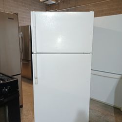 Maytag Refrigerator Top Freezer White 