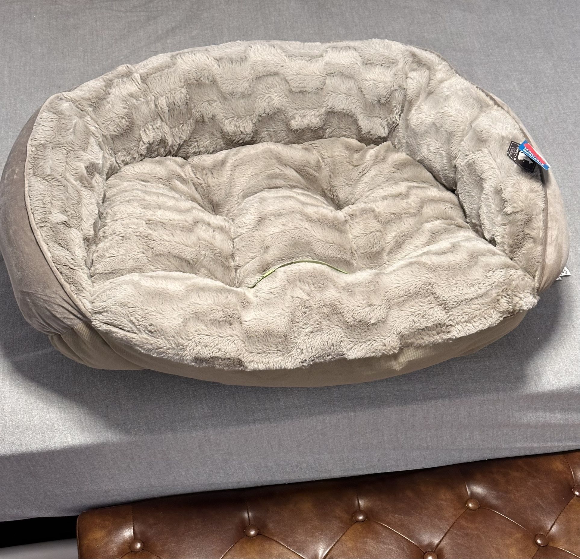 New Beautiful Dog Bed With Support Walls - Gray