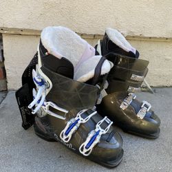 Ski Boots Size 6-6.5