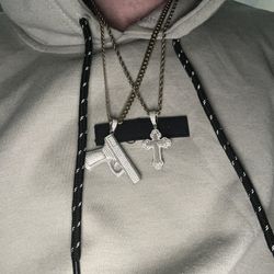 Moissanite 925 Silver Gun And Cross Pendant 