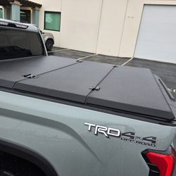 Blackdiamond Tonneau 22-26 Toyota Tundra 5.5ft
