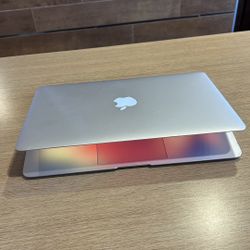 Apple MacBook Air 13” i5/4GB/256GB SSD $180 