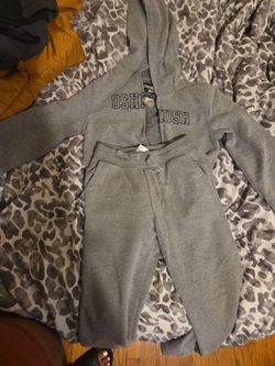 Osh kosh outfit 5t