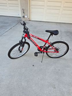 Boy's Huffy Bike (red)